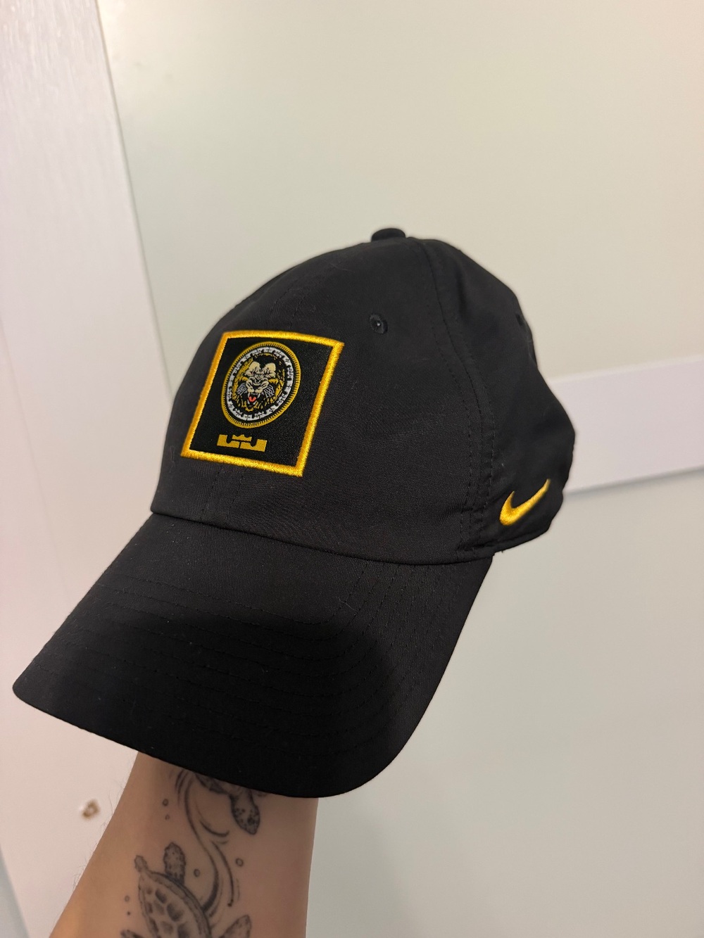 Nike LeBron James Lion Crown Strive Heritage86 Cap